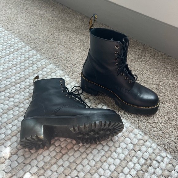 Dr. Martens Shriver Hi - Burnished Wyoming (Black) - Picture 4 of 4